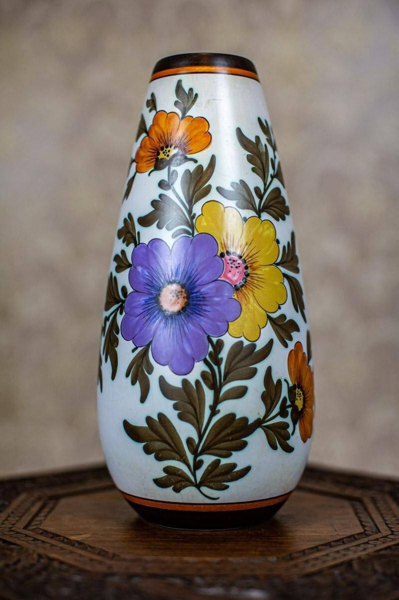 Vase en céramique à motifs floraux, années 1950