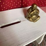 Small footrest bench, rustic, in patinated wood.