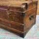 Superb trunk leather trunk dating from the end of the XIX century in its juice