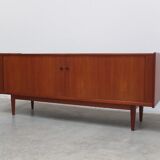 Buffet en teck danois avec portes tambour, années 1960.