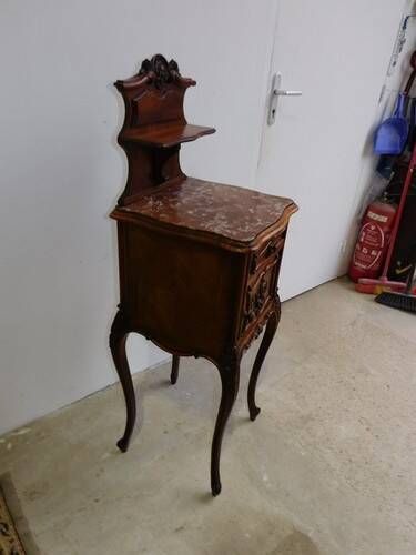 Chevet rocaille en noyer