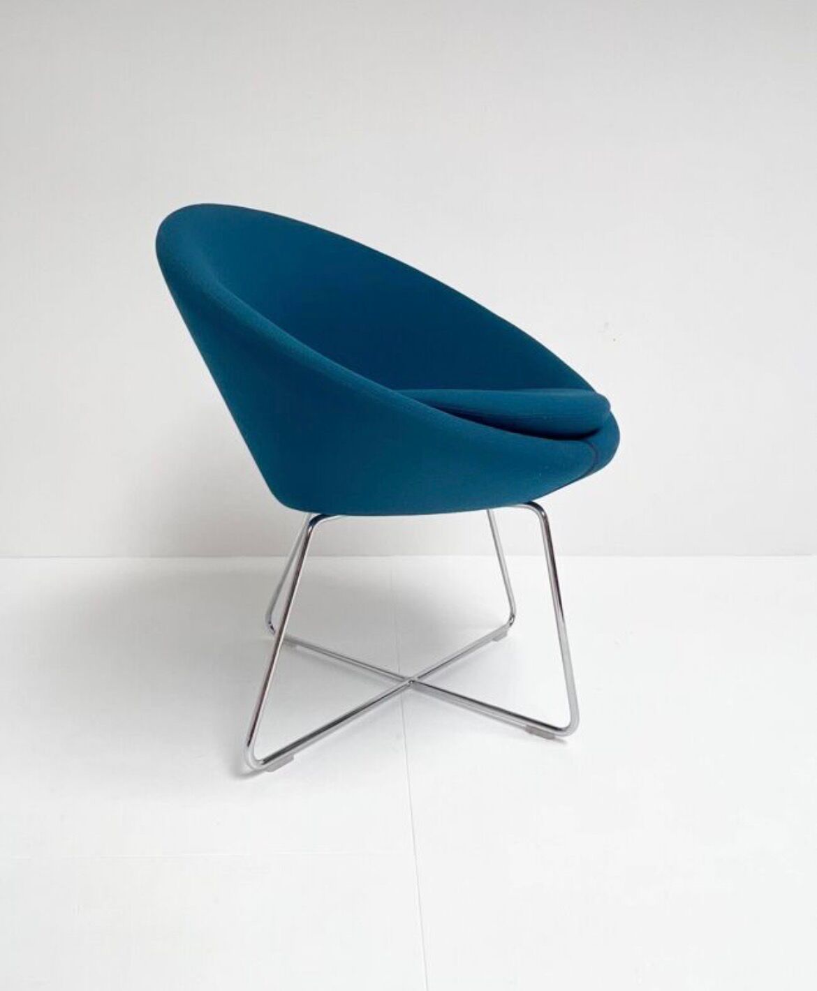 Fauteuil Allemuir UFO par Artifort, après 2000