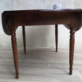 Large table round in rabats in vintage massive oak