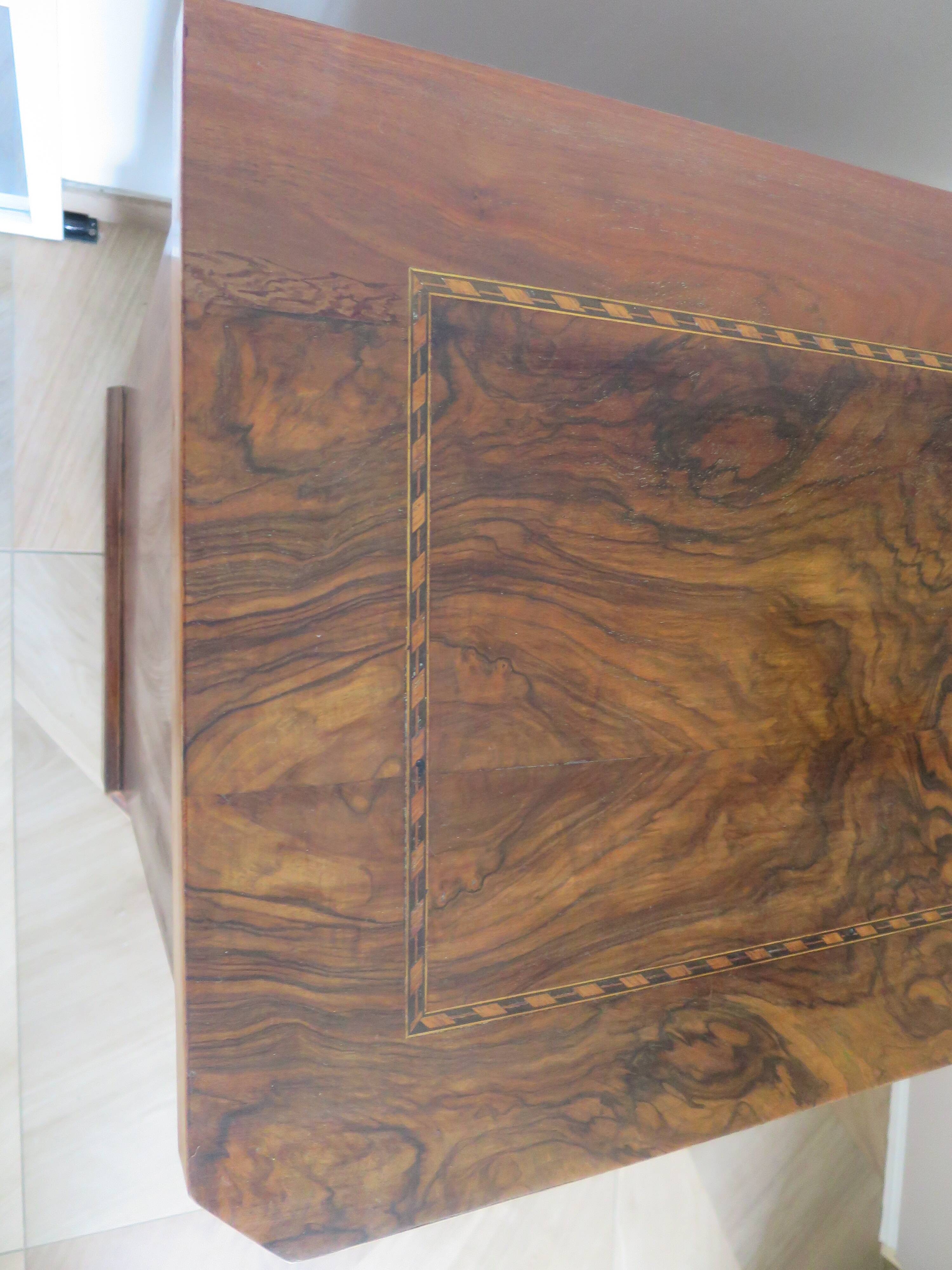 Antique oak burr chest of drawers - 4 drawers - marquetry inlay from the early 21st century