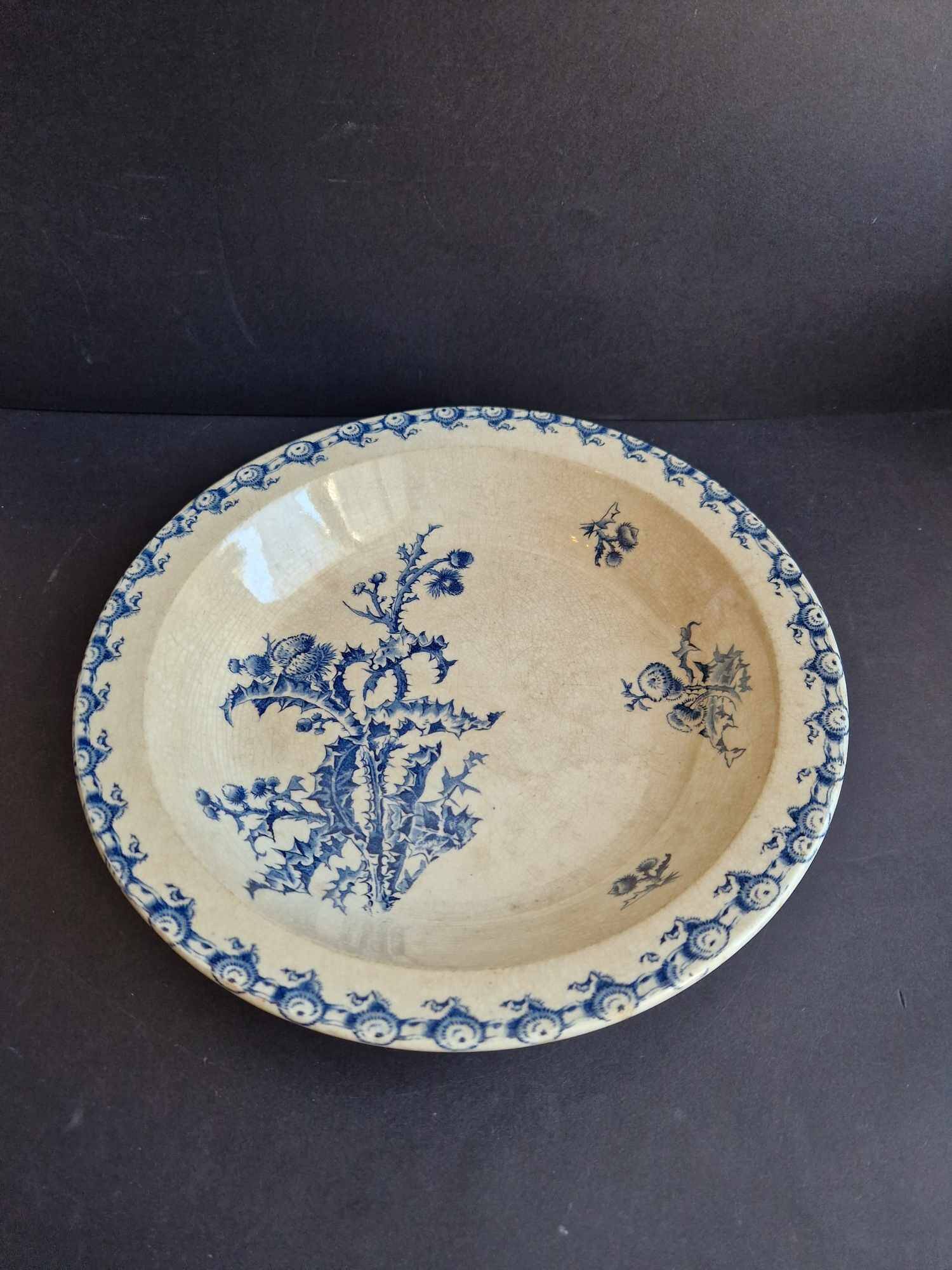 Round iron earth dish Gien thistles model