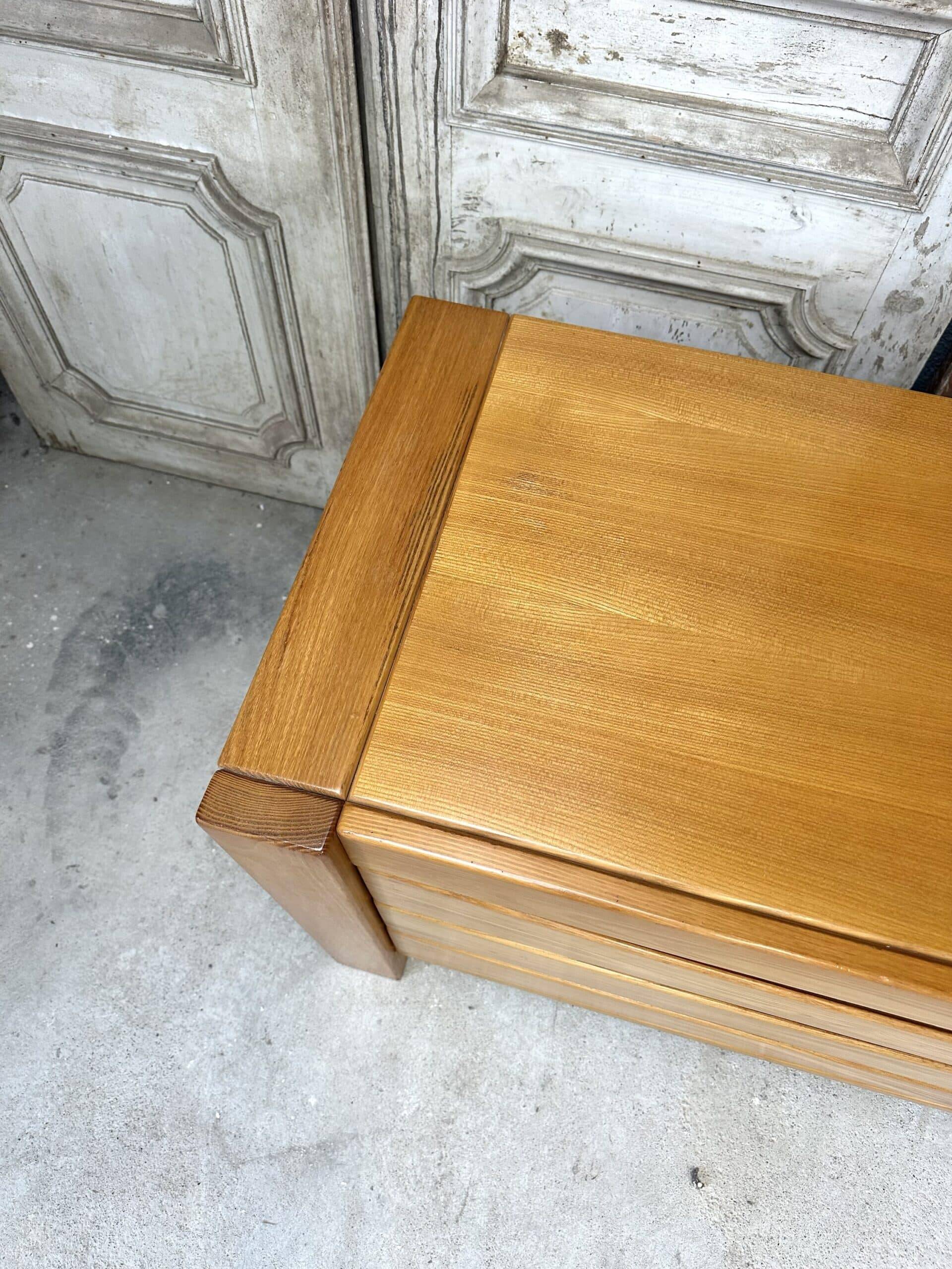 Regain style chest of drawers in elm from around 1980-90.