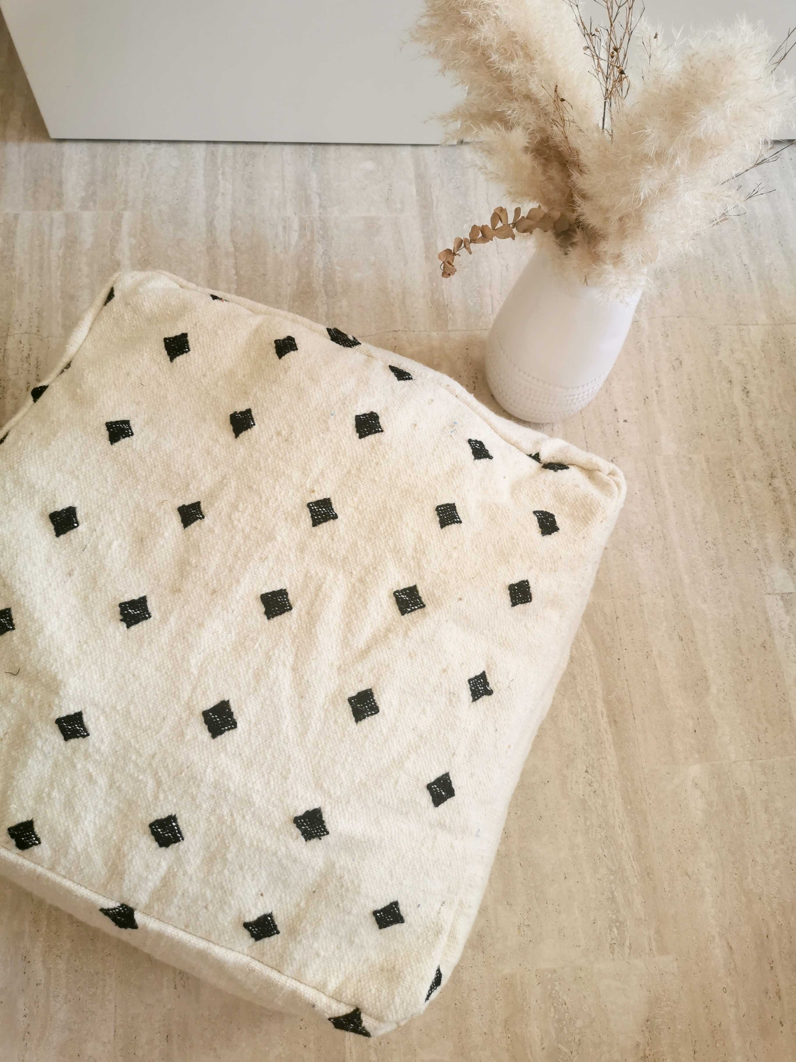 Berber pouf cover Béni Ouarain with black and white diamonds