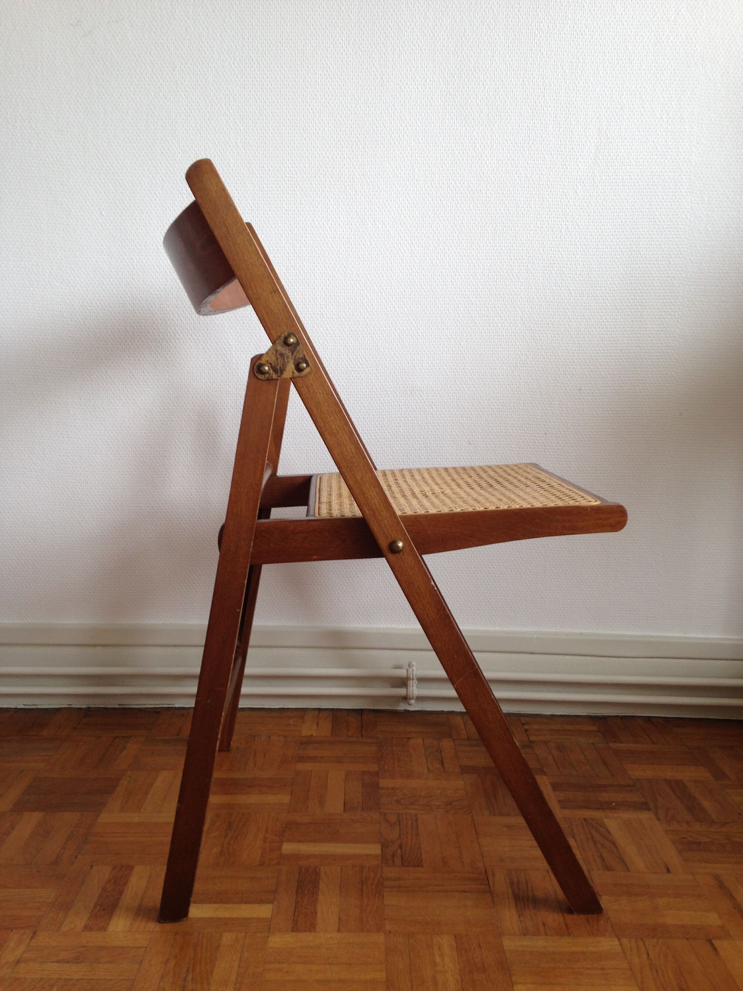 Chaise pliante cannée