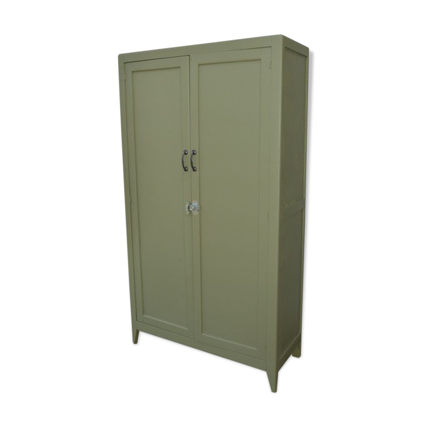 Armoire parisienne vert olive