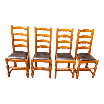 Set de 4 chaises en bois de teck massif ; assises en Skaï, refaites à neuf