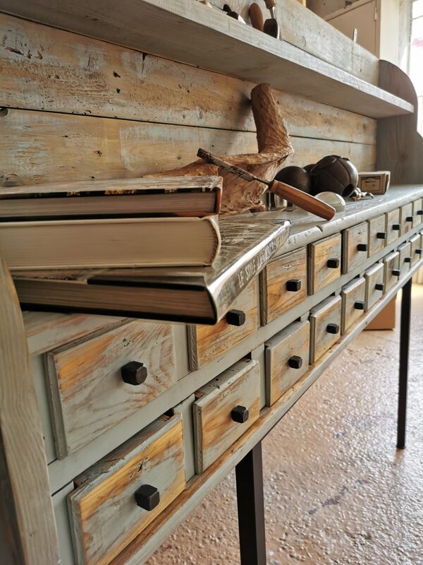 Meuble d'atelier à tiroir