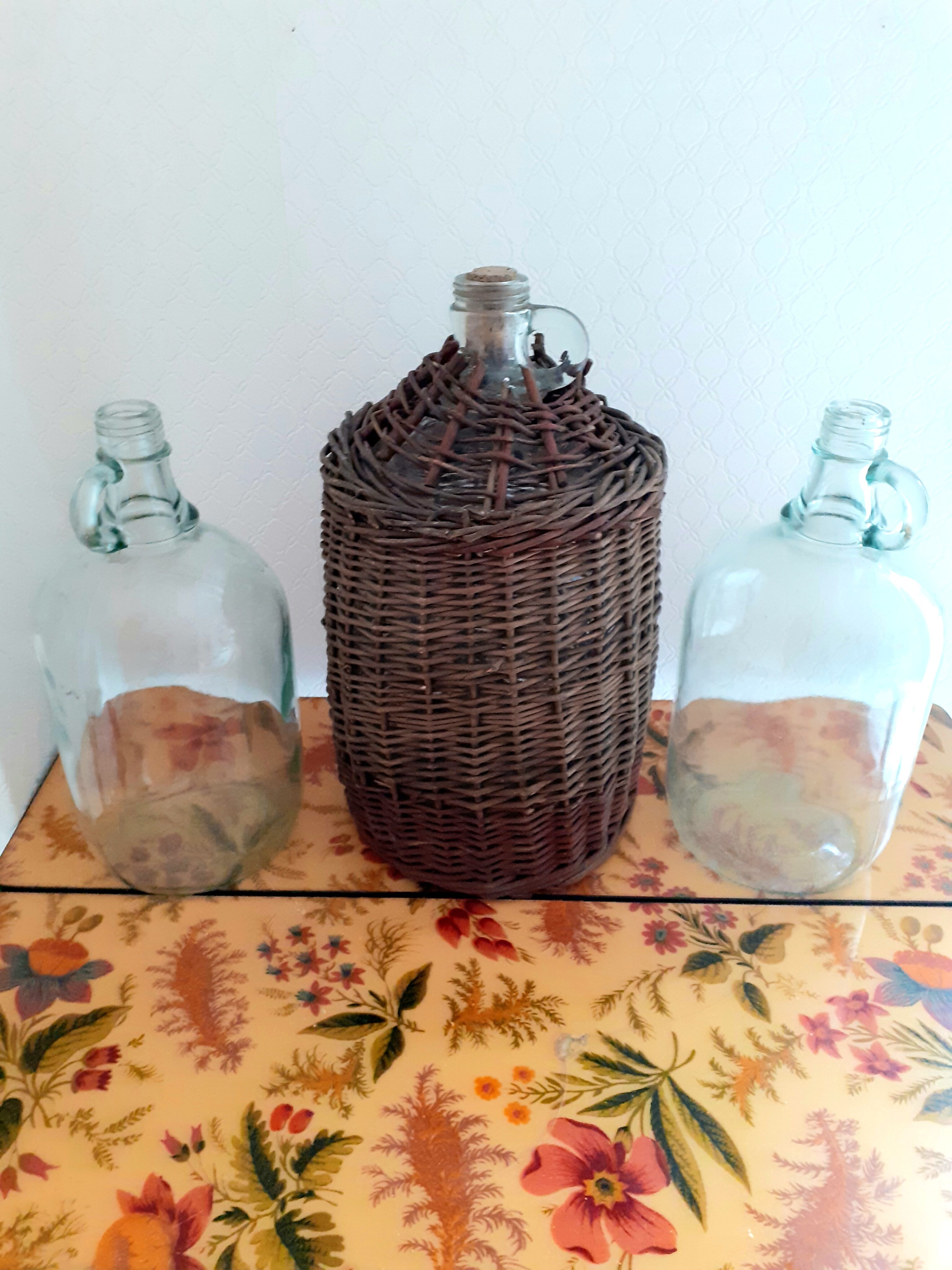 Set of three Jeanne 2l ladies' bottles