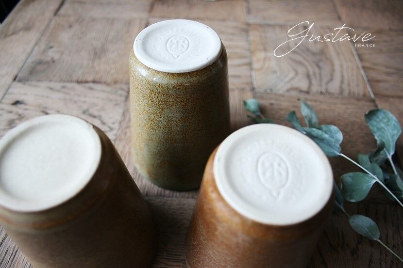 3 glasses/pots in sandstone