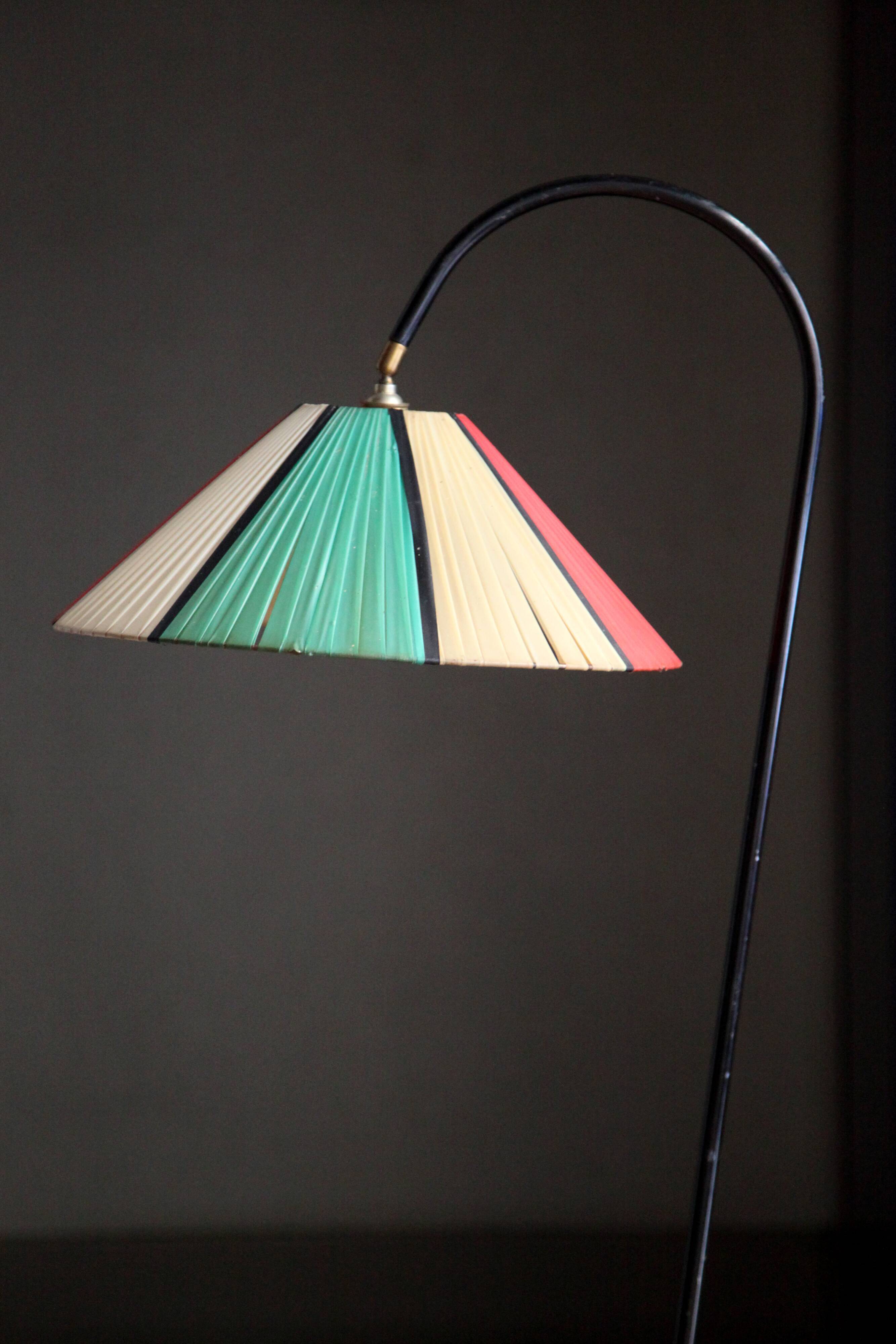 Vintage tripod lamppost