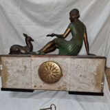 Pendule art déco, jeune femme et biche
