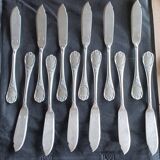 12 silver-plated fish knives by the silversmith Christofle, Marly model, 20 cm.