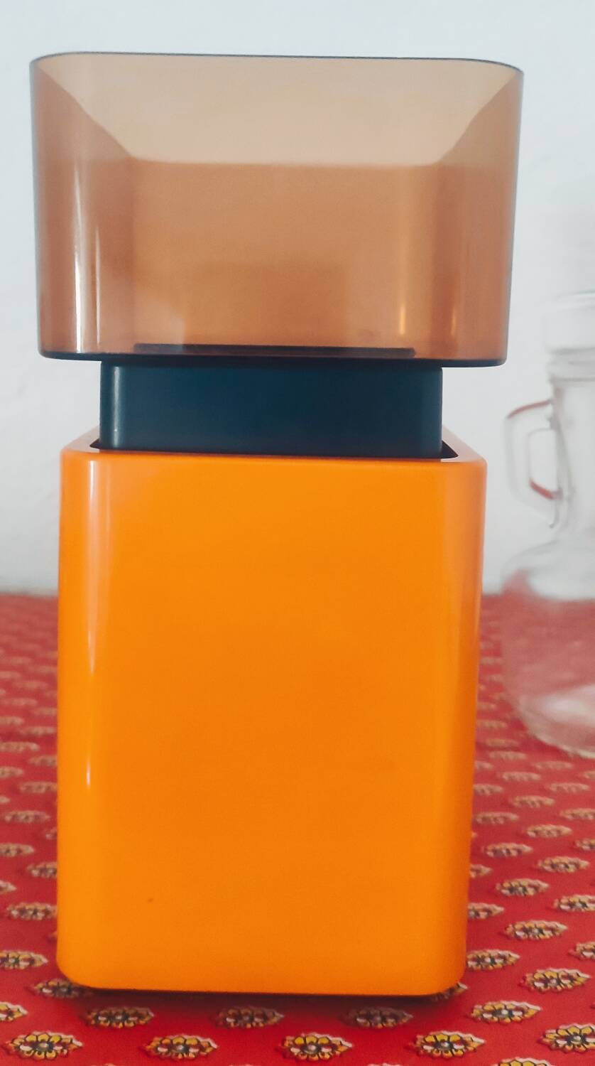 Teraillon scale orange year 1976