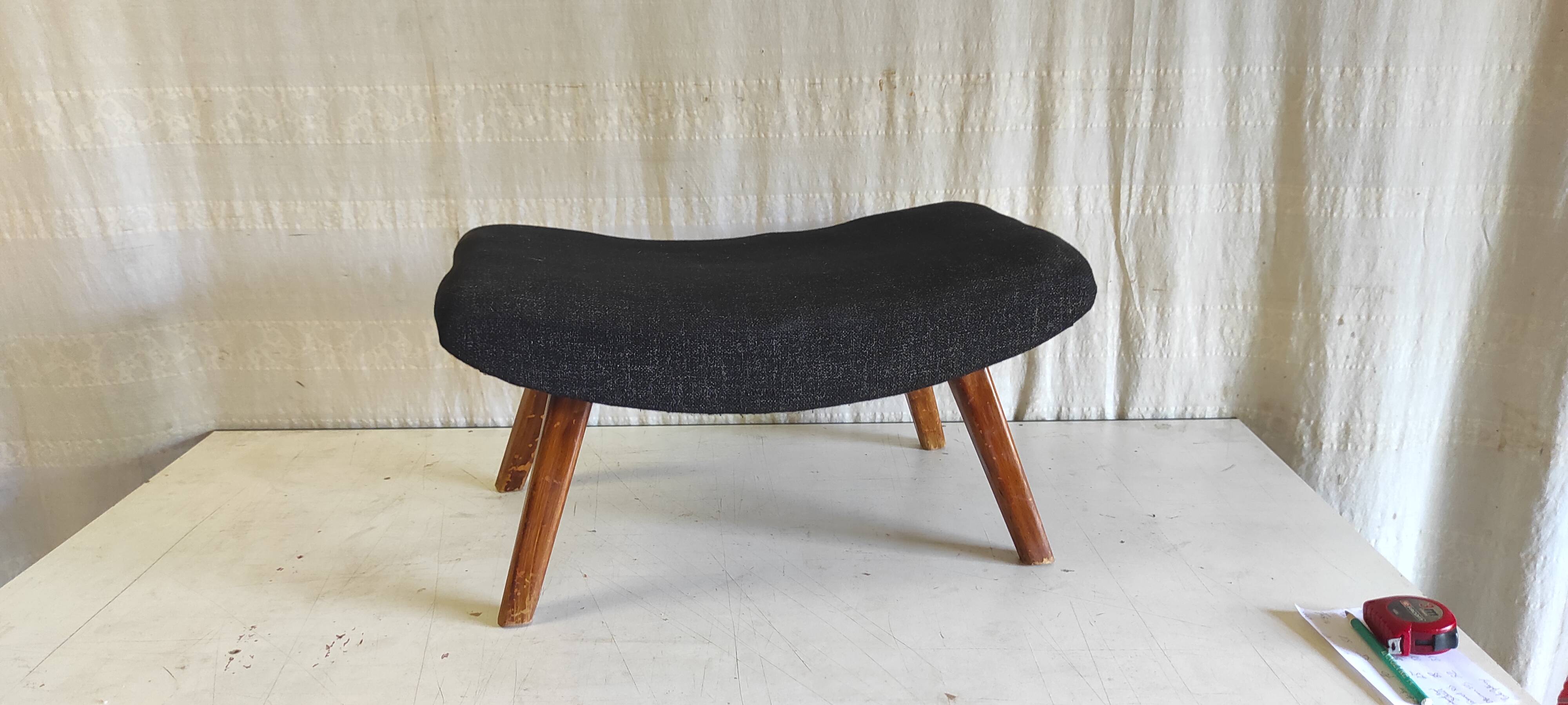 Ottoman modernist in solid wood - 1950s/60s