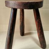 Tabouret tripode en bois massif