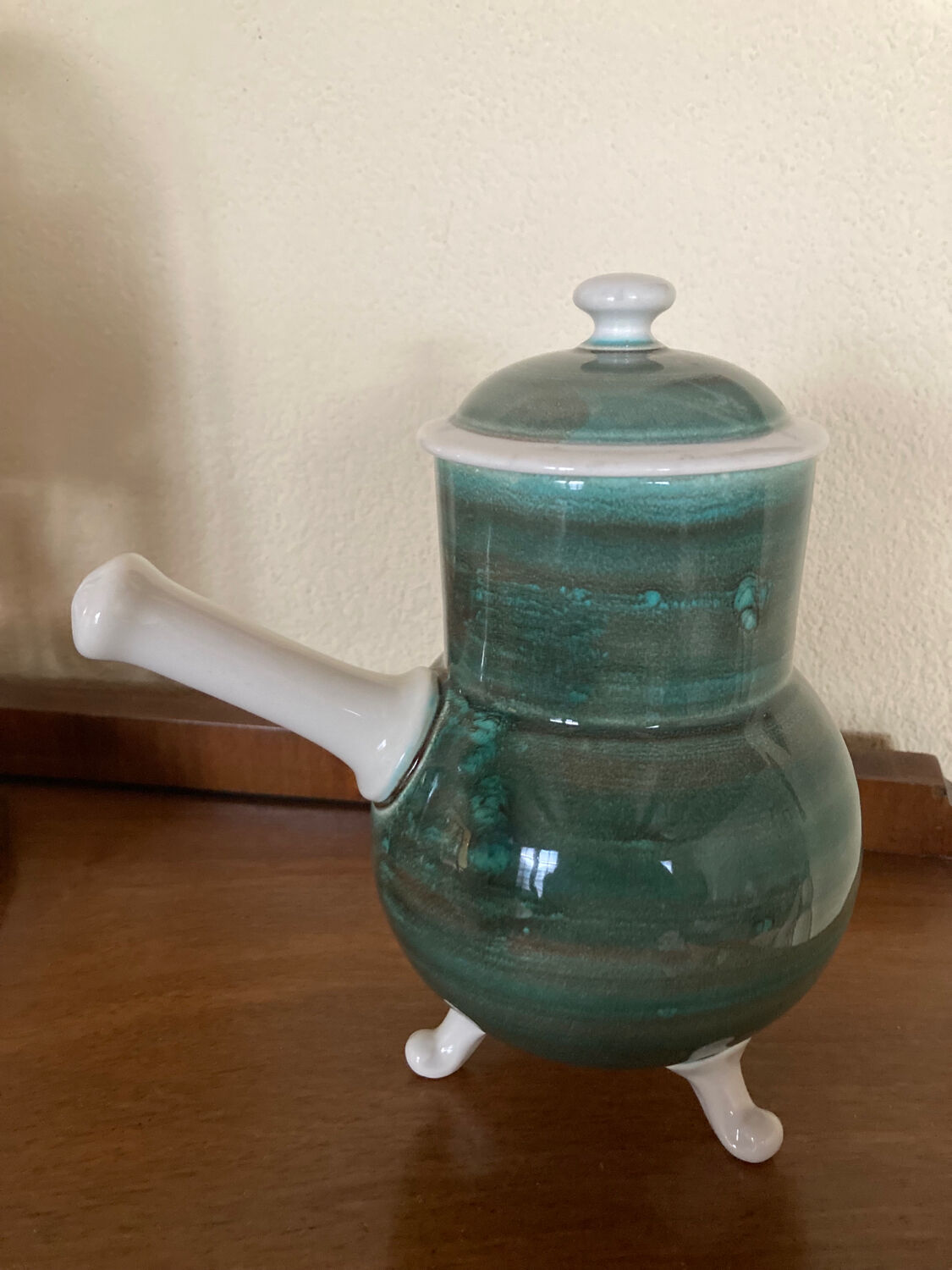 Tripod chocolate pot, Gien earthenware, vintage 60s