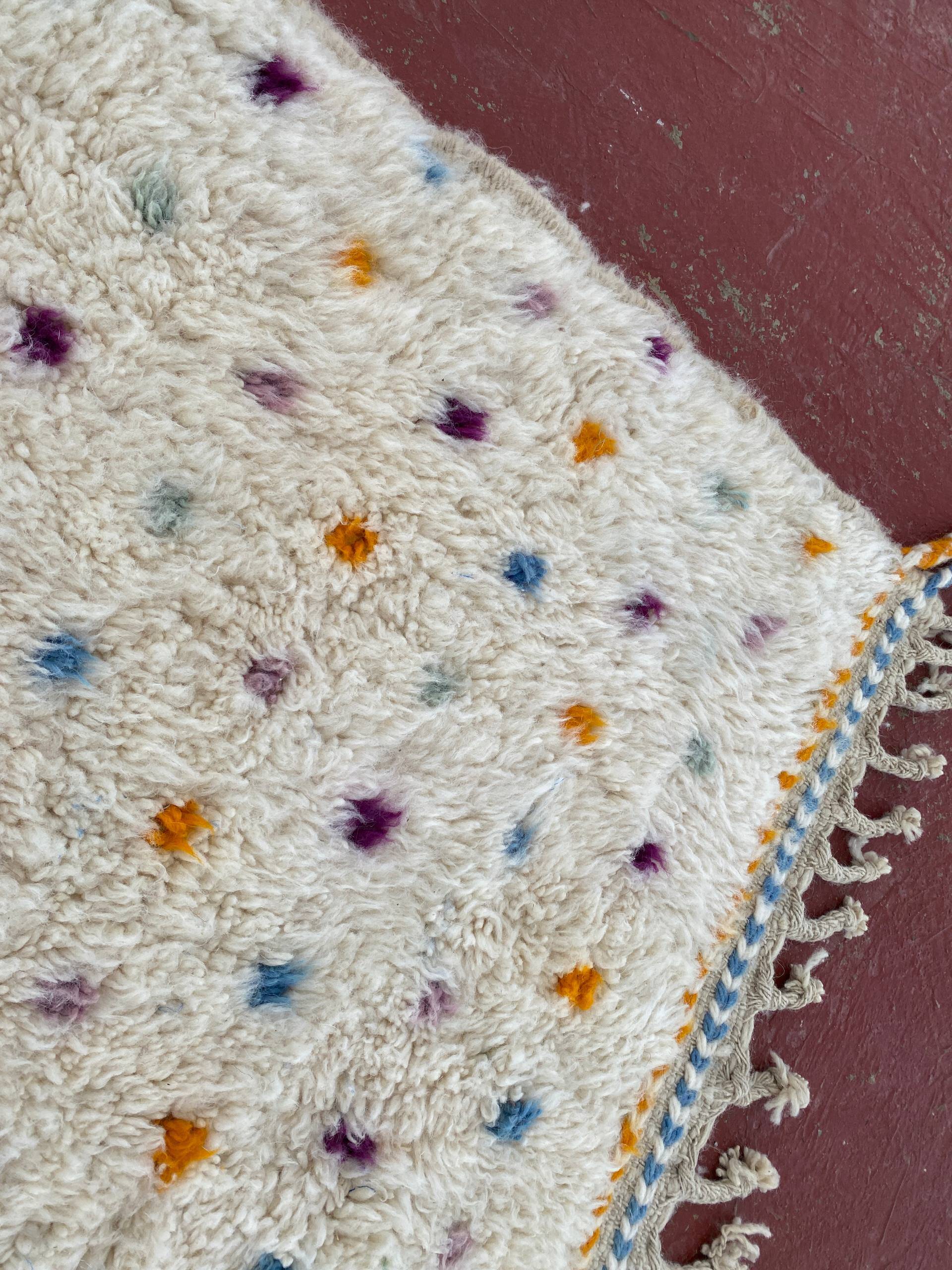 Beni Ouarain rug 300x200 cm – Natural wool with multicoloured patterns,