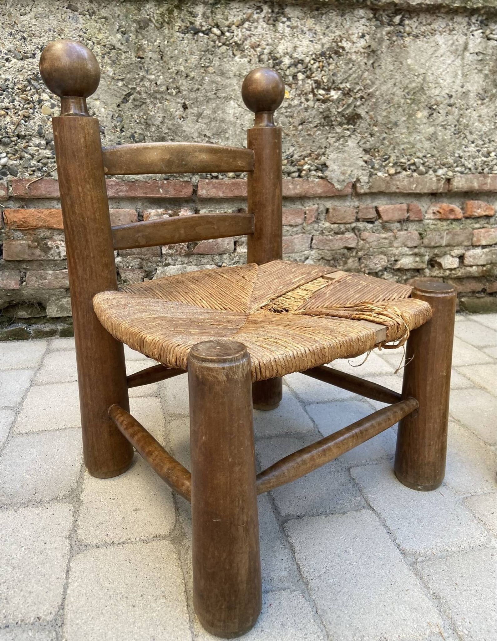 Paire de chaises brutalistes attribuées à Charles Dudouyt
