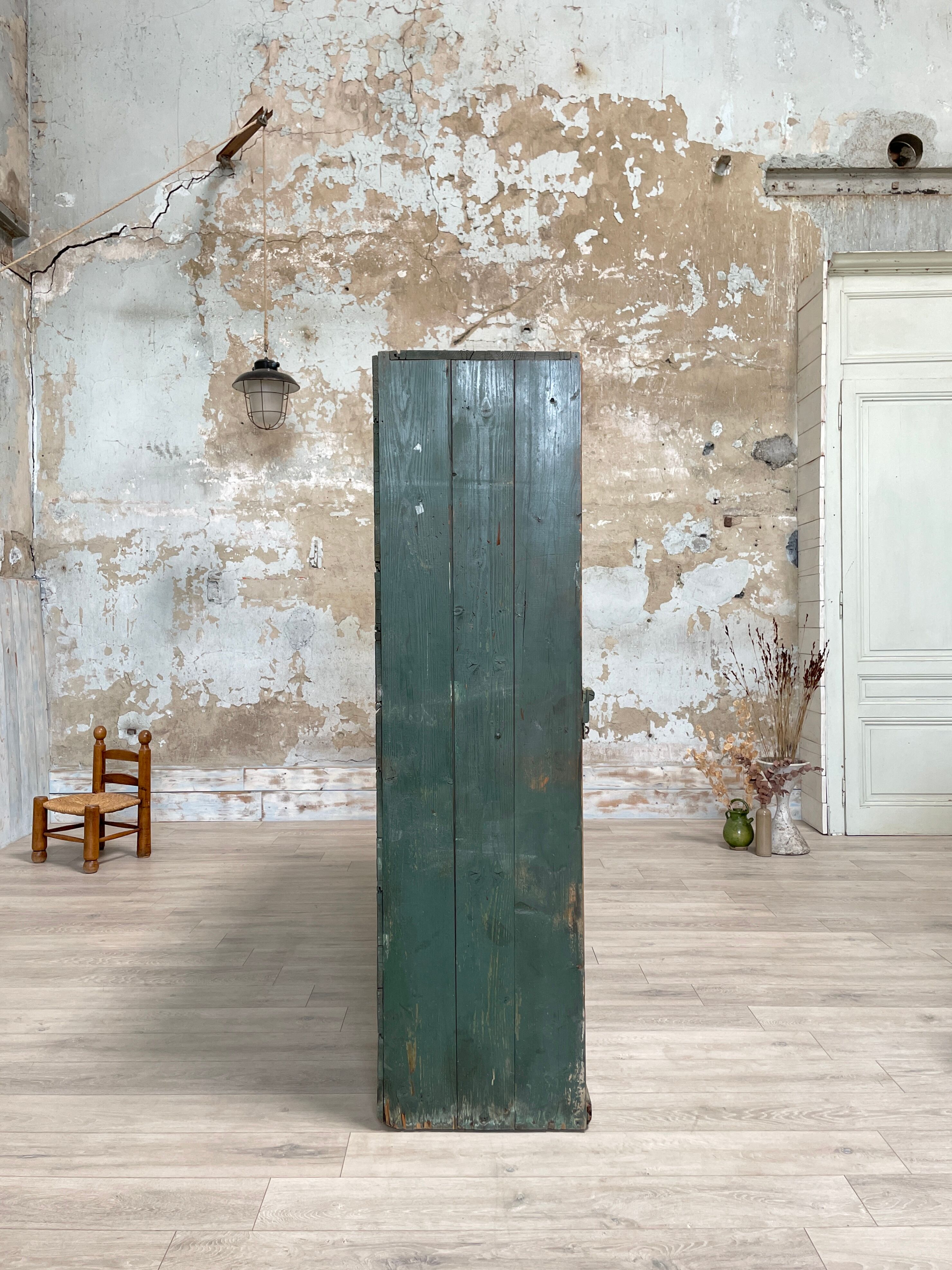 5-door cloakroom in patinated wood