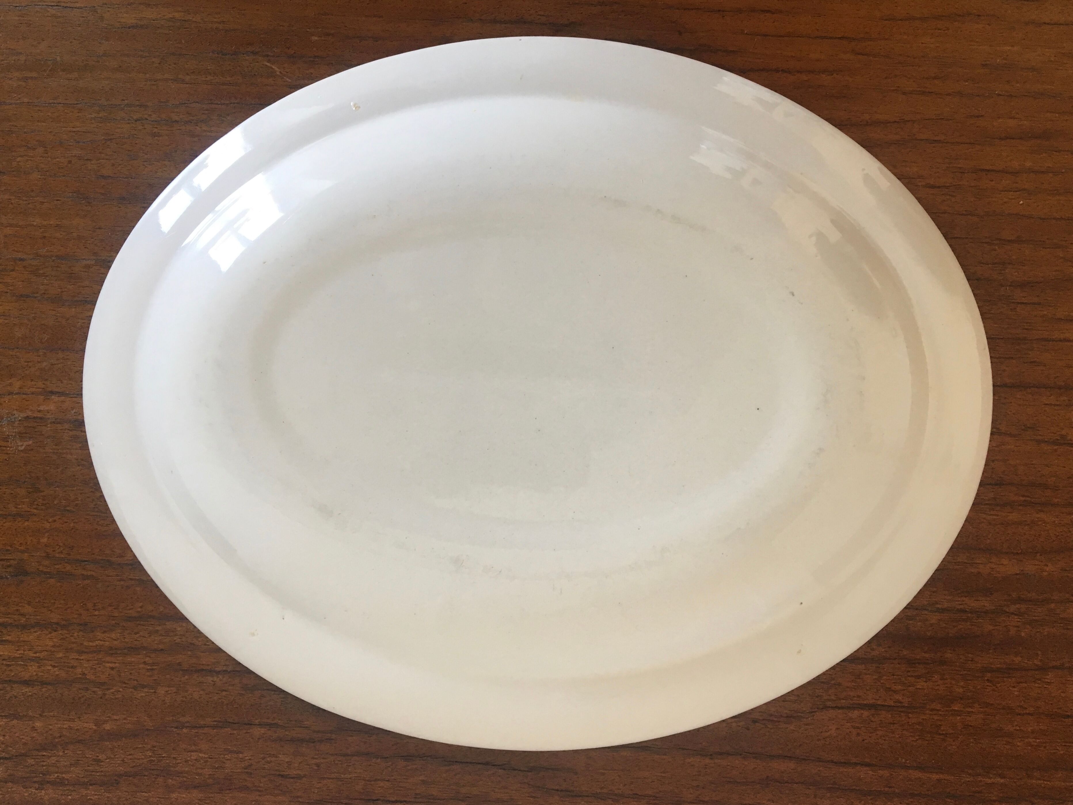 Oval dish in English earthenware