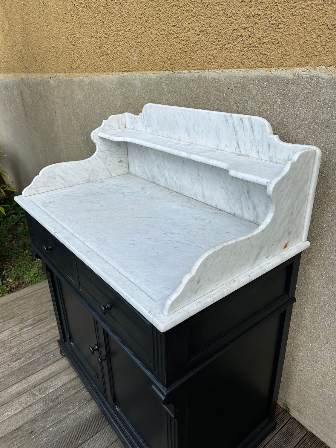 Bathroom furniture from around 1900