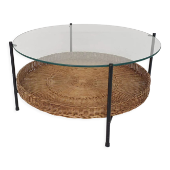 Table basse en verre et rotin