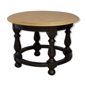 Round coffee table