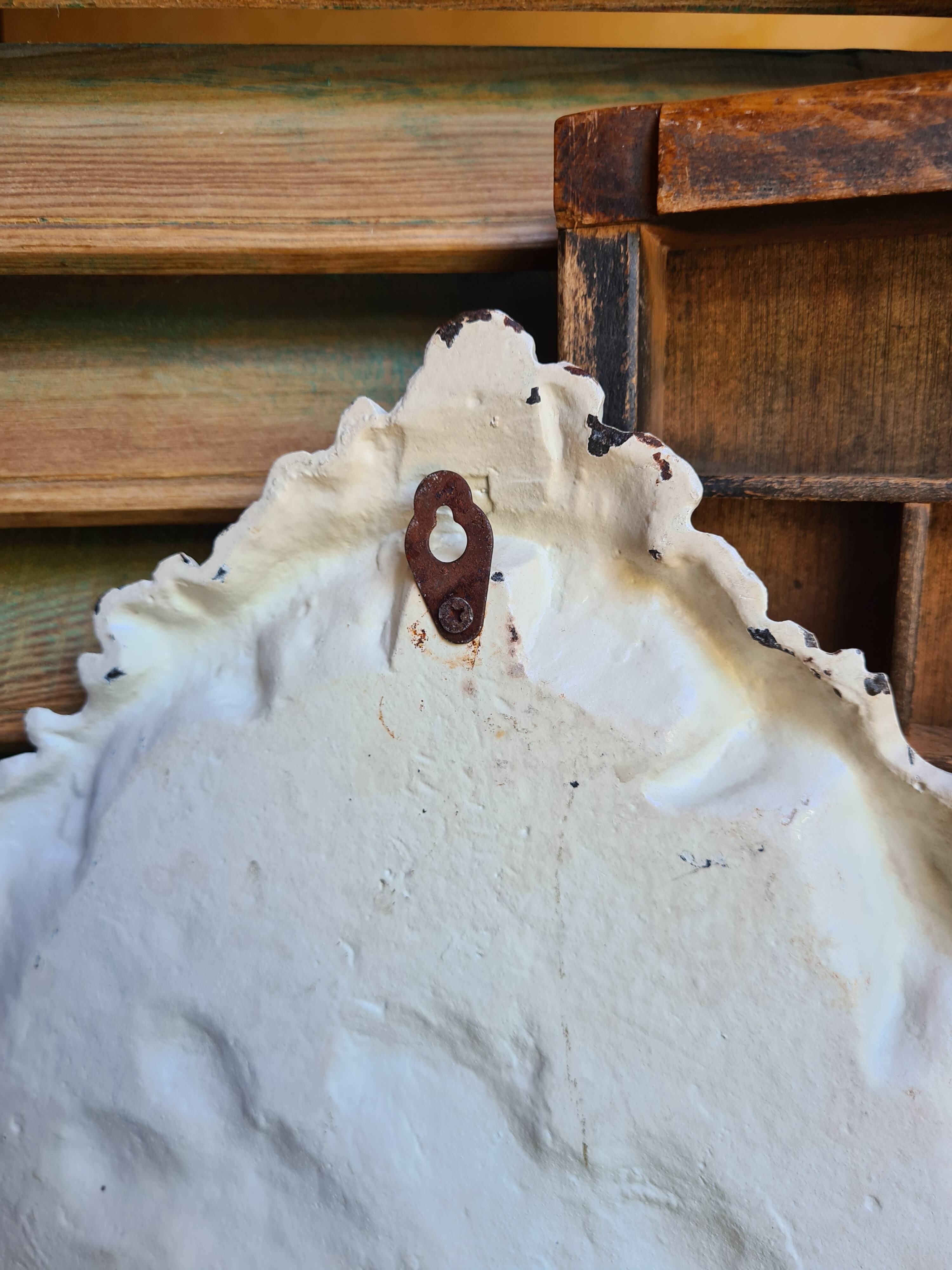 Cast iron plaque