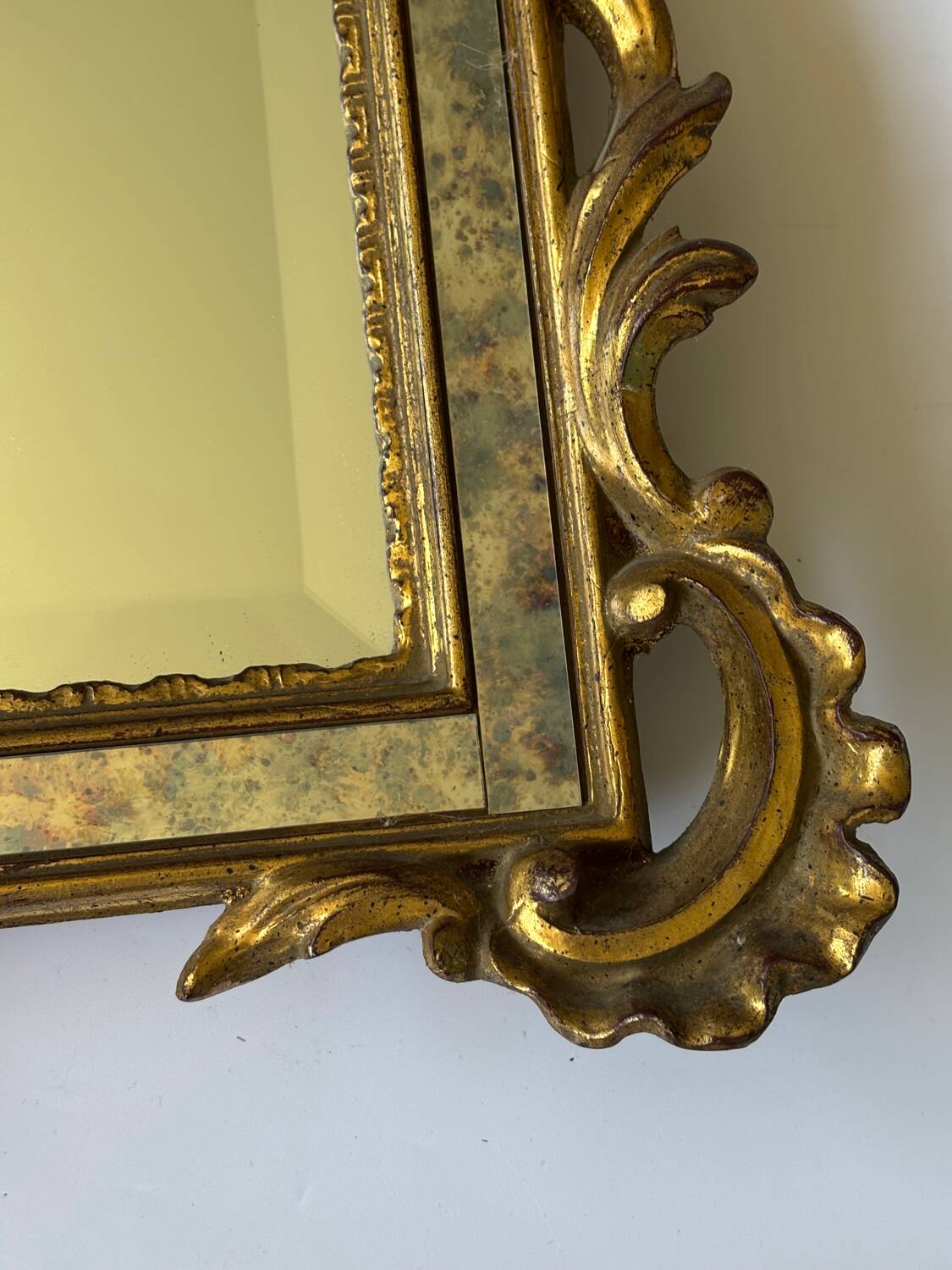 Miroir doré style Louis XV