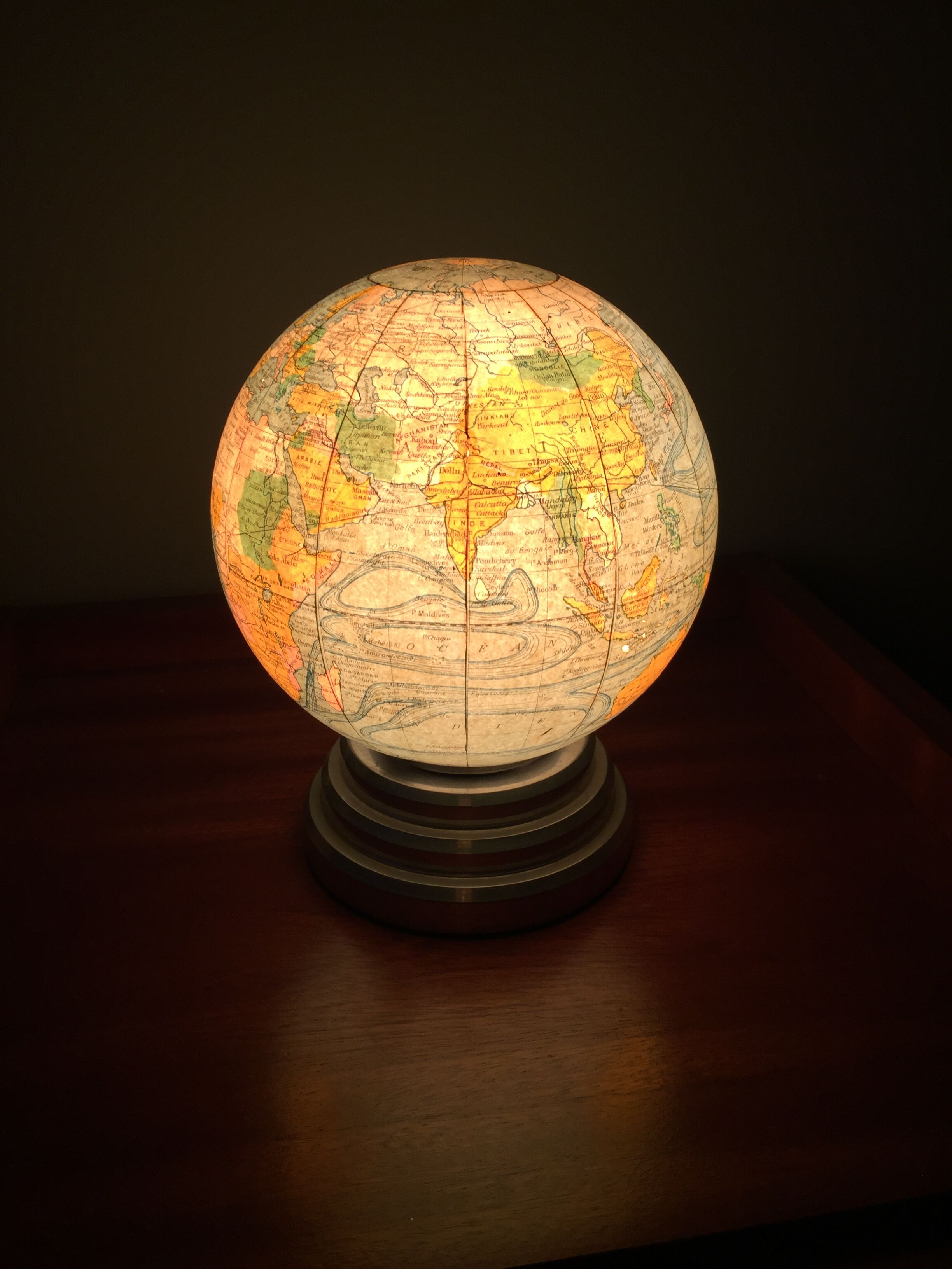 Bright world map 70s