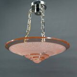 Suspension Art Déco moderniste en verre rose et bronze chromé, par Henry Petitot, 1935