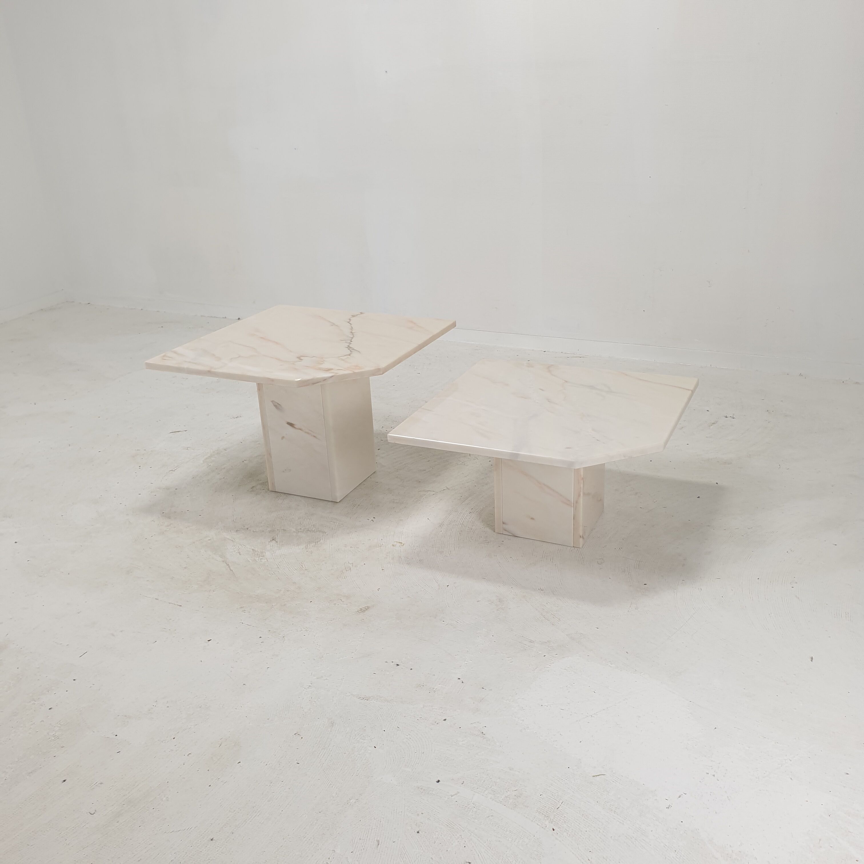 Set of 2 italian marble side tables, 1980's