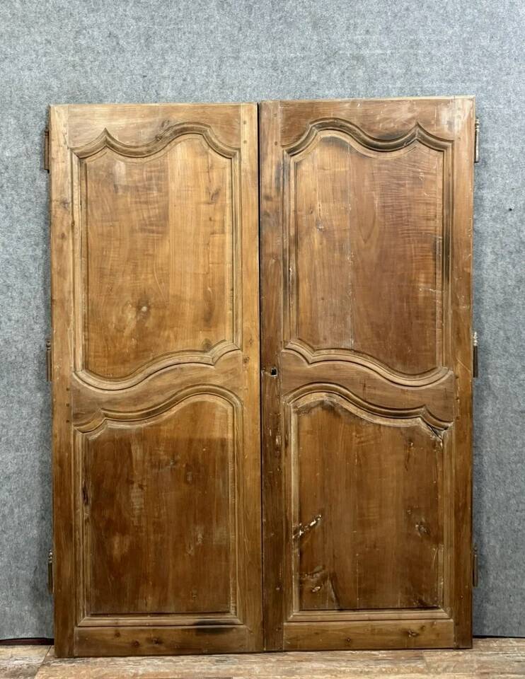 Pair of 18th century woodwork doors in poplar