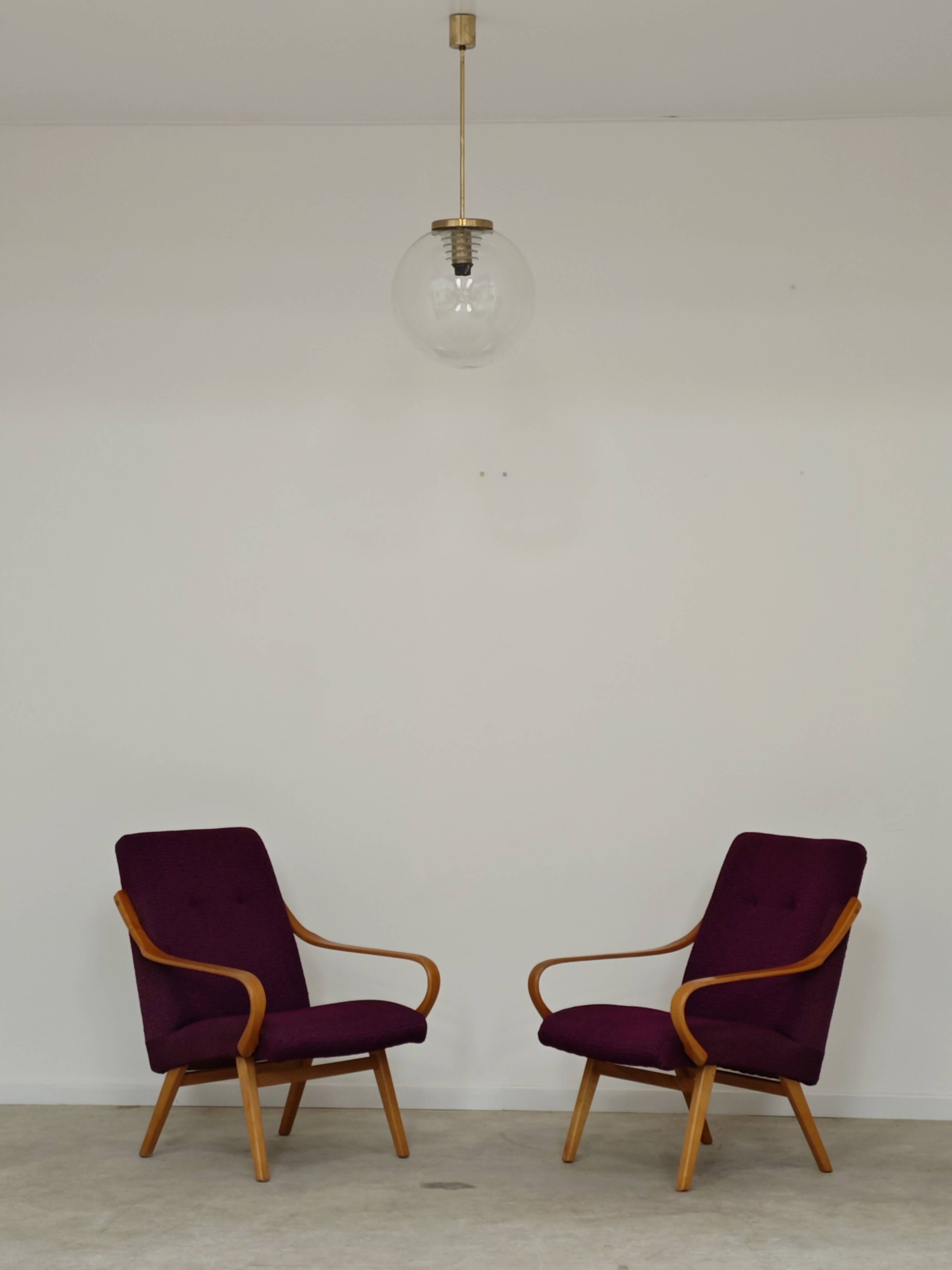 Pair of 6953 purple armchairs by Jaroslav Smidek for TON (Thonet)