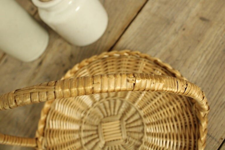 Wicker tray with handles