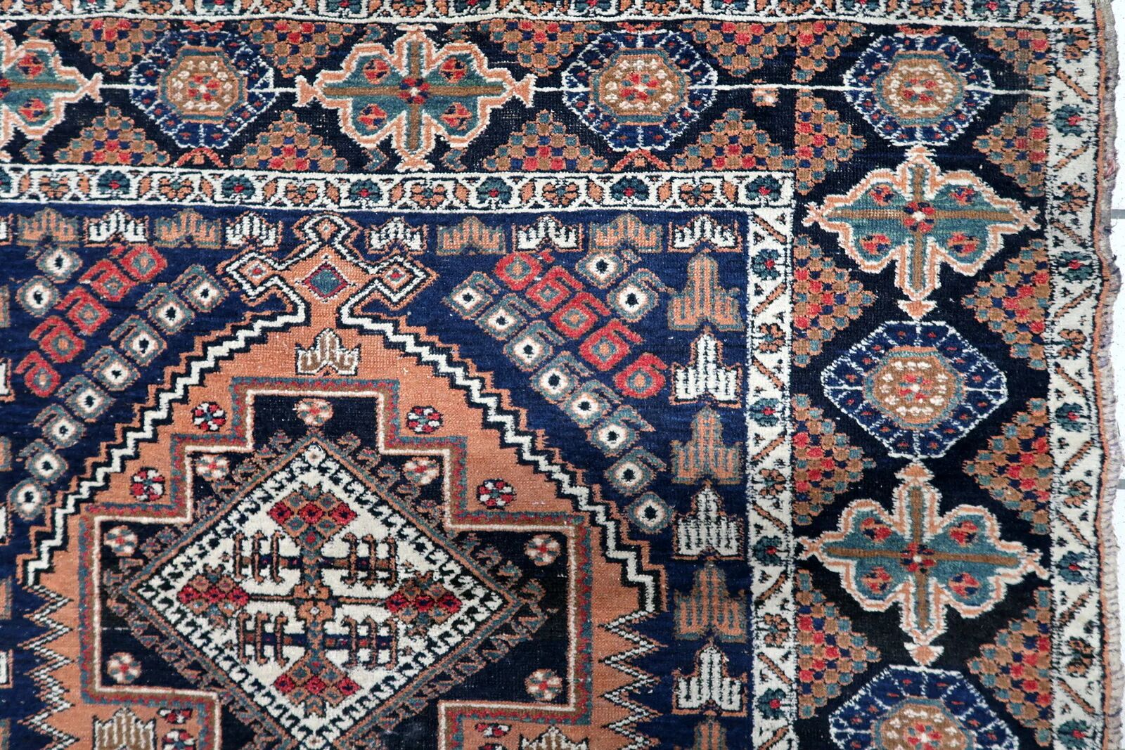 Antique Persian Afshar rug 115cm x 142cm 1920s - 1C1237