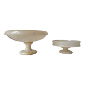 Duo de coupes sur pied en albâtre