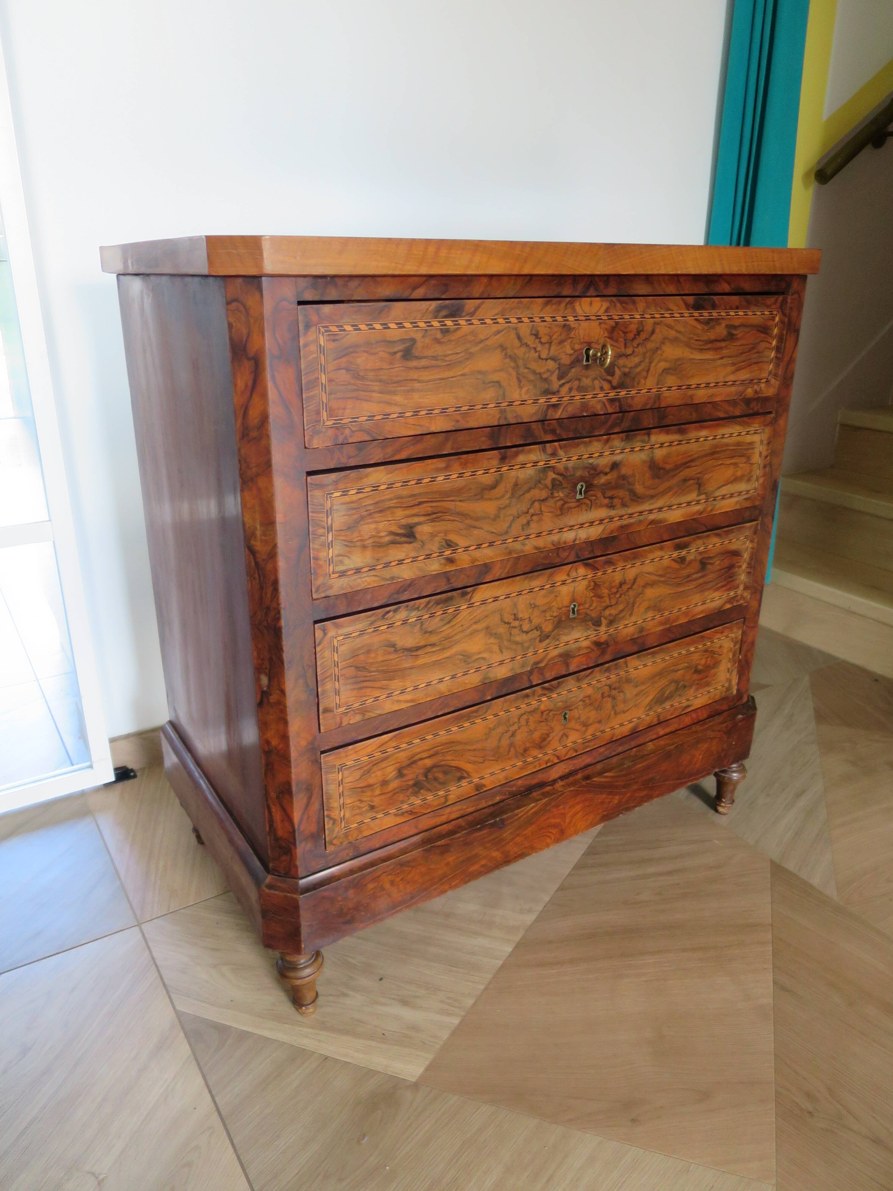 Antique oak burr chest of drawers - 4 drawers - marquetry inlay from the early 21st century