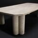 Table basse en travertin de l'éditeur italien Up&Up.