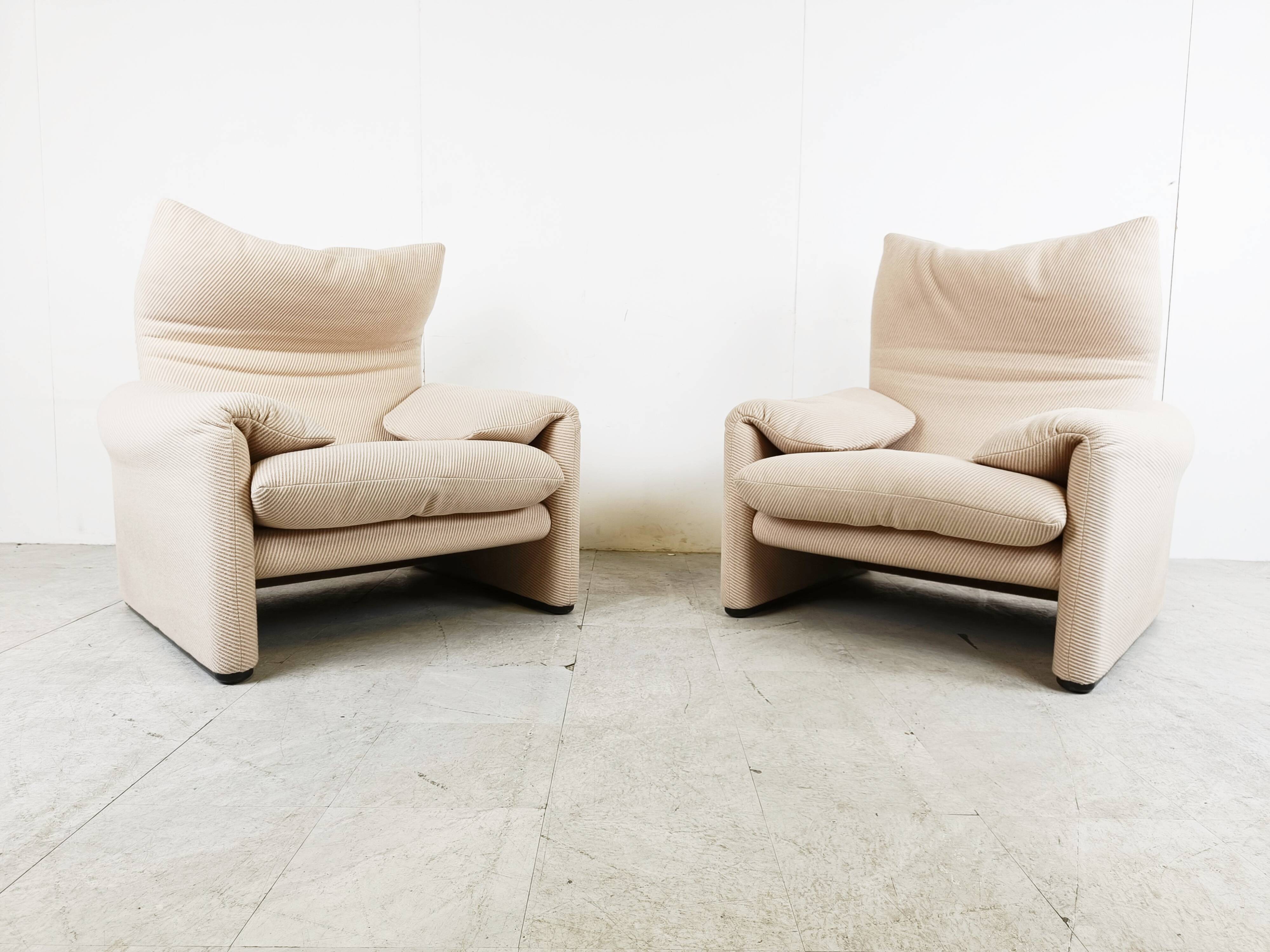 Paire de fauteuils Maralunga par Vico Magistretti pour Cassina, 1973