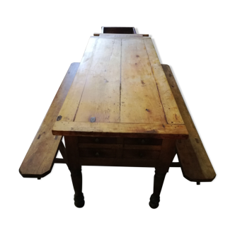 Auvergne farm table with bread drawer, extension cord and 4 drawers