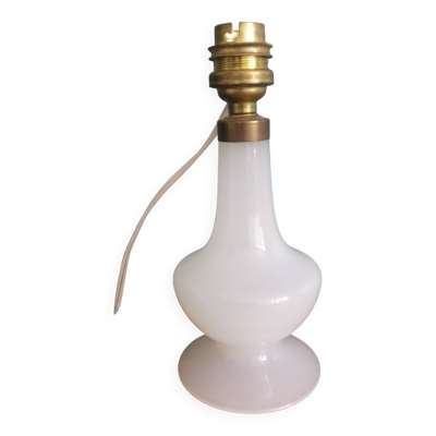Lampe pied en verre opaline