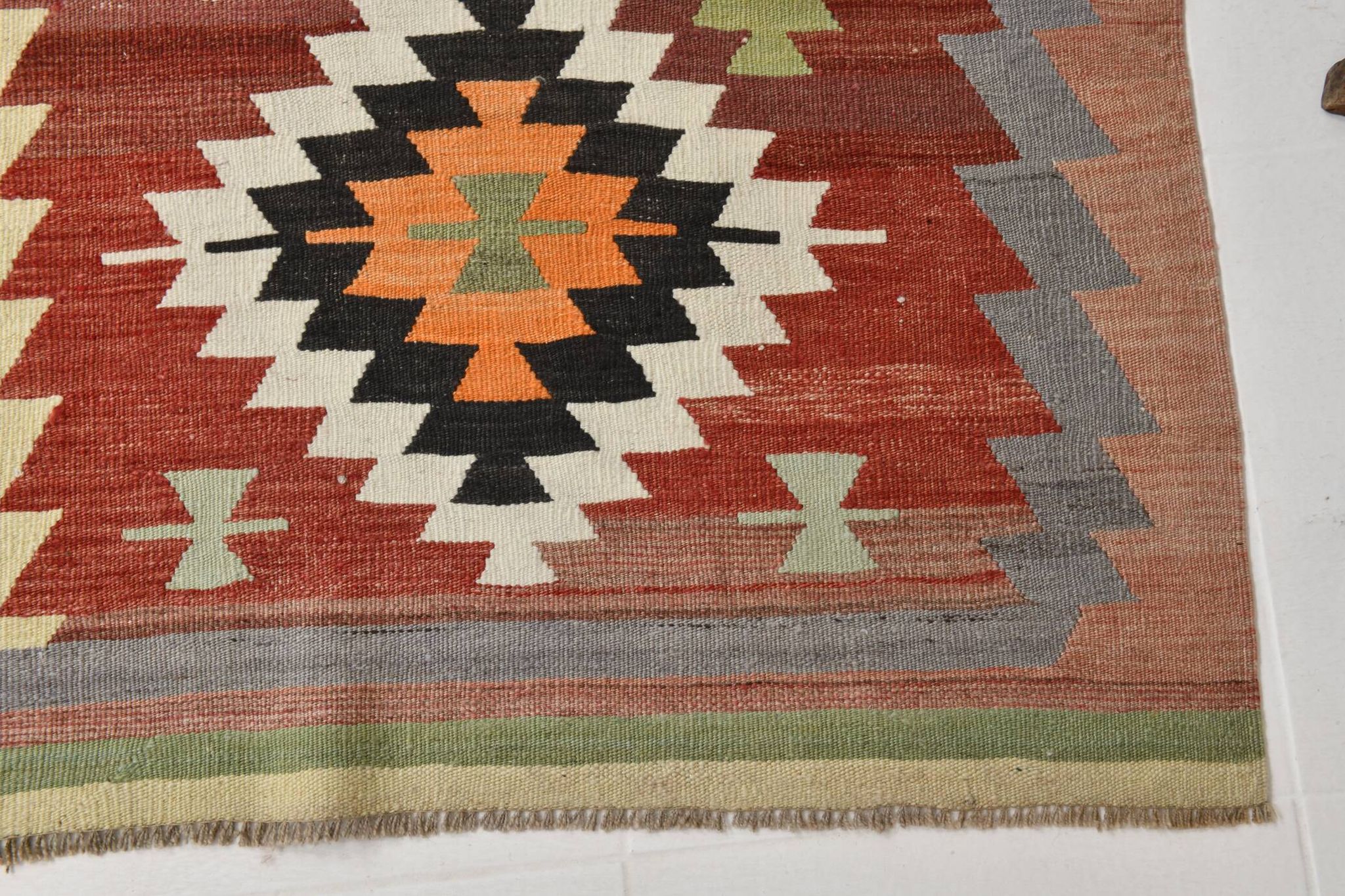 Tapis Kilim tribal vintage rouge foncé vert 5x10