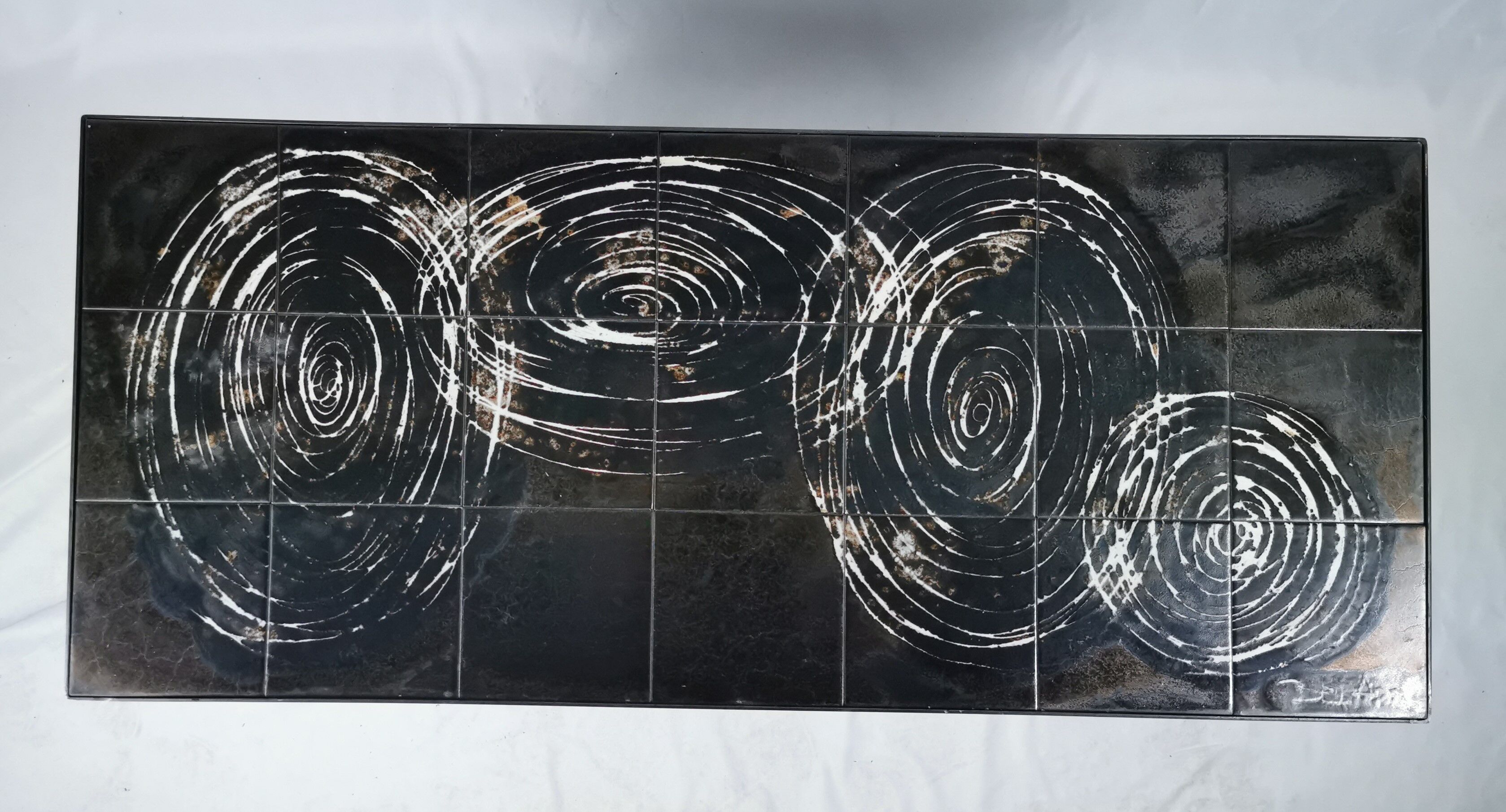 Coffee table by Julien de Covemaeker, ceramist in Ostend, Belgium