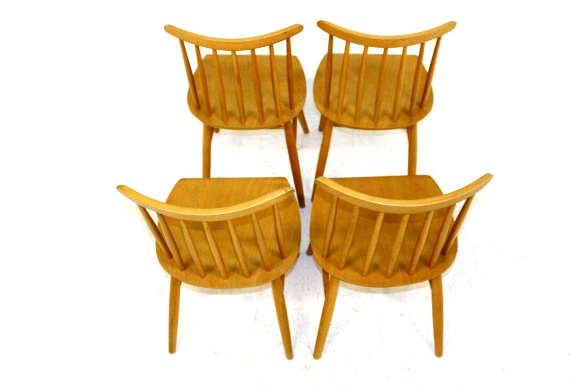 Set de 4 chaises "Pinnstol" en hêtre Suède 1960