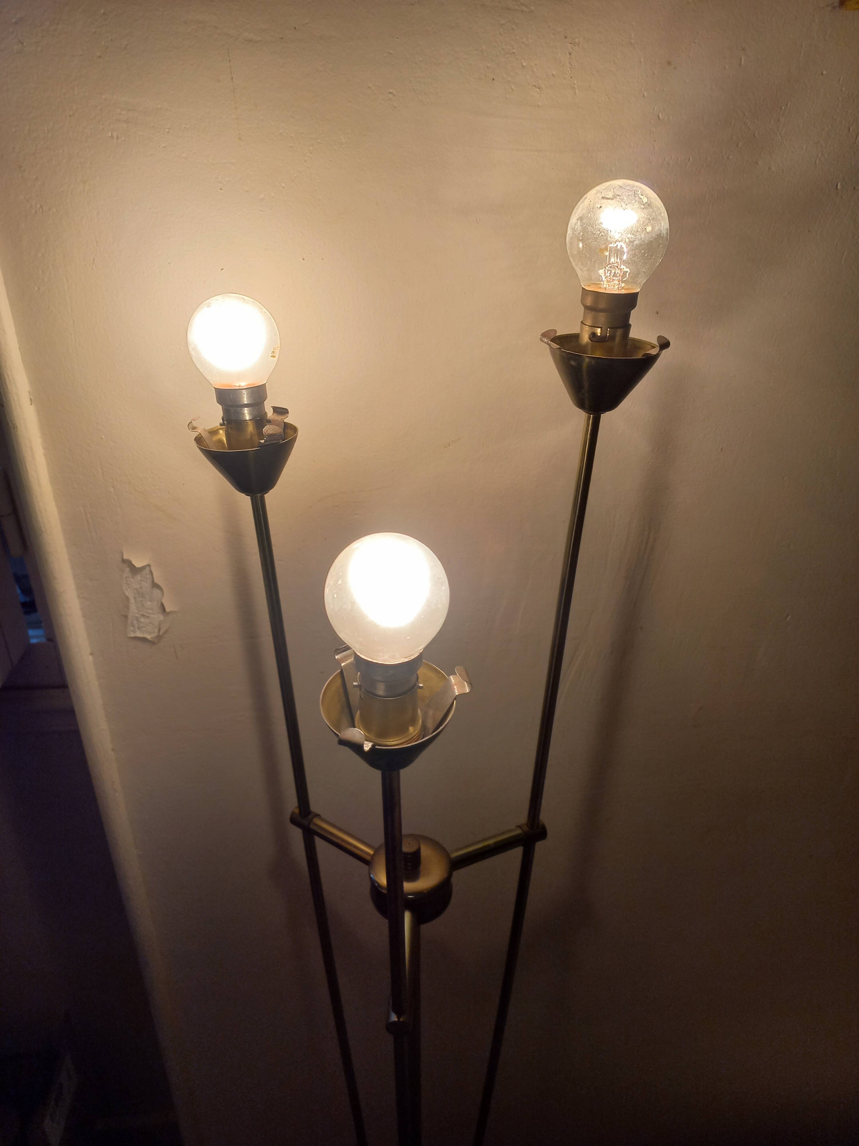 Vintage Lunel floor lamp with 3 golden metal tulips from the 1960s.